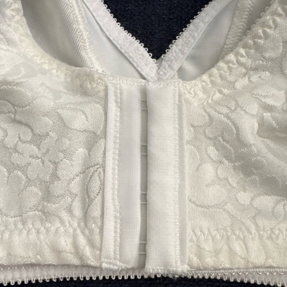 Bali Elegant ivory  Lace Bra size 38C - Picture 7 of 10